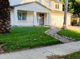 3216 N Mendonca St, Visalia, CA 93291