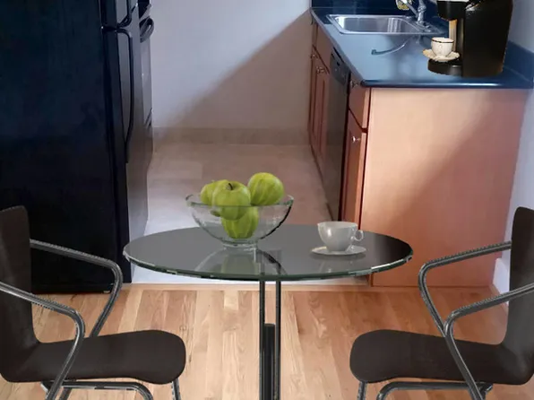 Upper 2 bed on Belmont! Hardwood floors, granite counters, tile in shower! All dogs welcome!, 3130 SE Belmont St, Portland, OR 97214