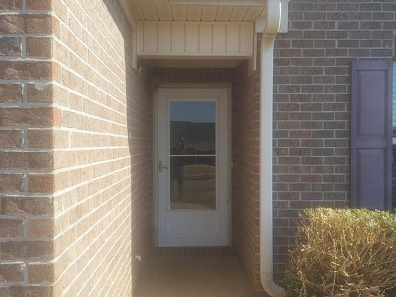 3rd image of 193 Glenda Sue Ln