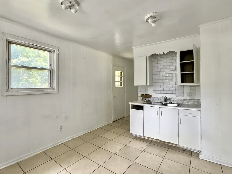1137 Carter Rd — Photo 8