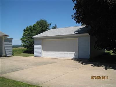 2nd image of 6751 Joliat Ave