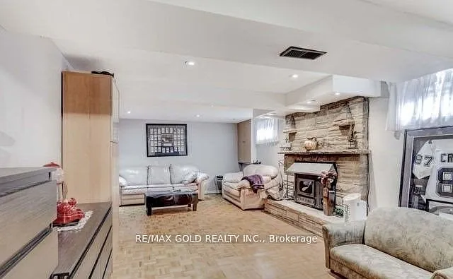6 Monaco Ct — Photo 22