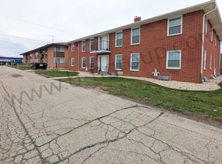 Colonial 2105, Kenosha, WI 53143
