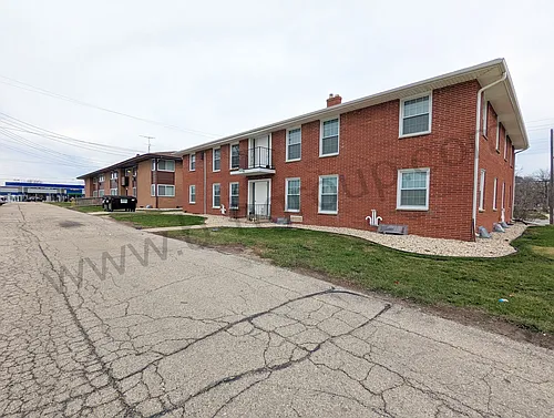 Colonial 2105 Photo 1