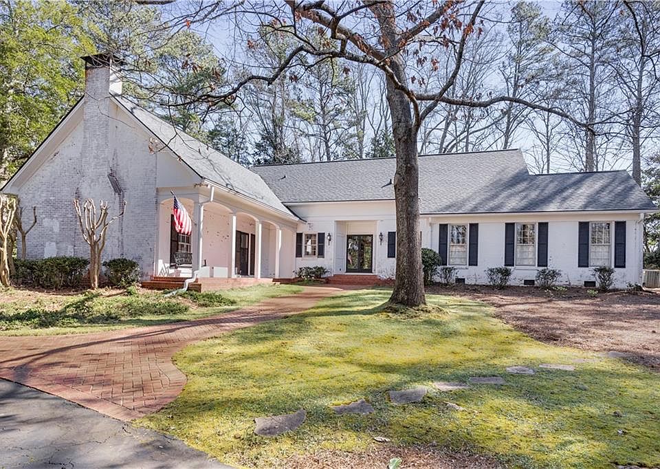 1st image of 643 Longstreet Dr