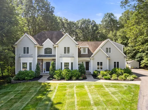15 Broad Acres Farm Rd, Medway, MA 02053