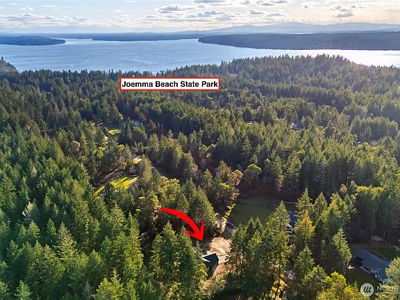 4th image of 2219 202nd Avenue SW