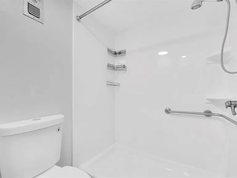 4900 38th Way S #302 — Photo 28