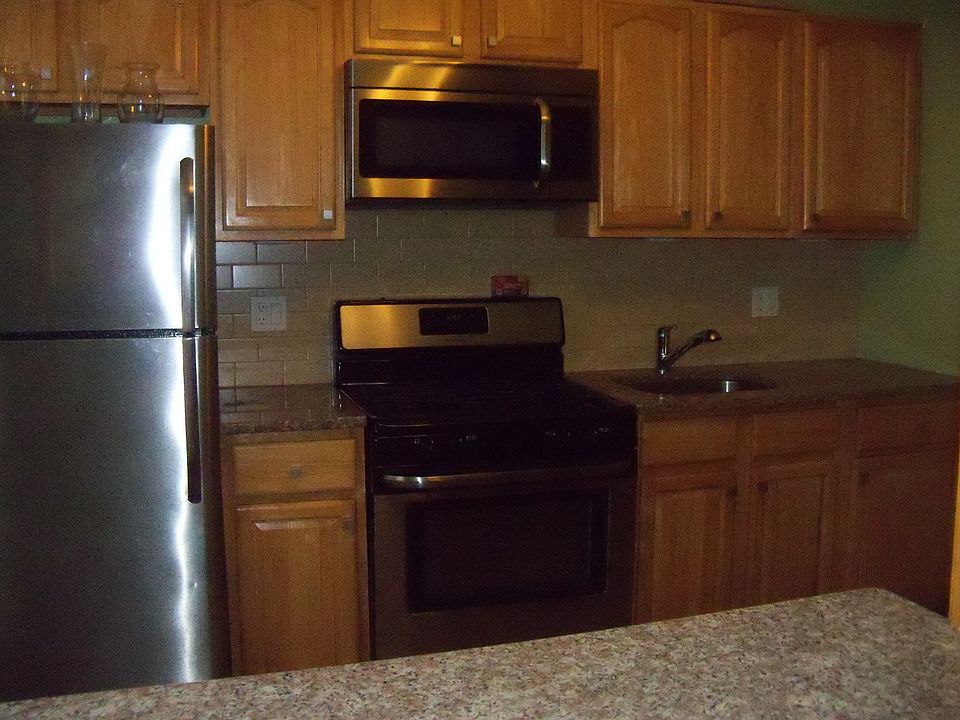 Big renovated kitchen, eat in