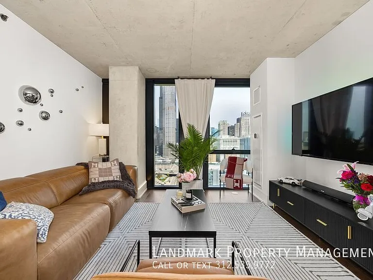 234 W Polk St #2508 — Photo 9