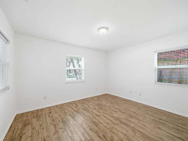 4403 Cynthia St — Photo 6