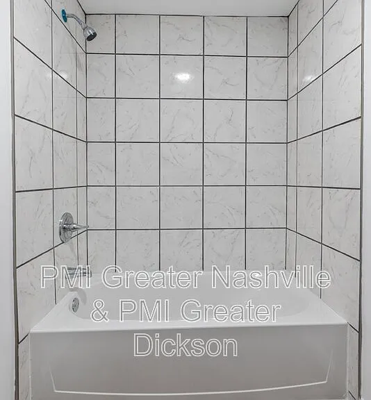 300 Spring St #13 — Photo 11