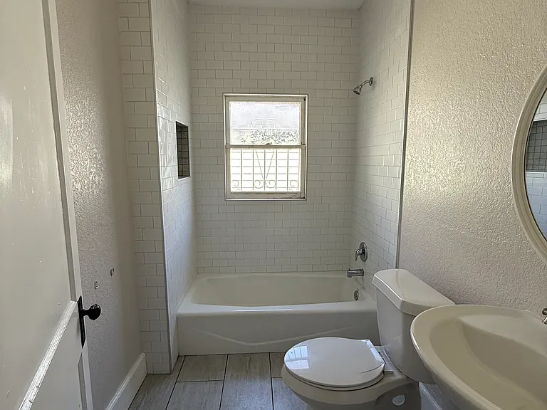 2904 W Cherry St — Photo 5