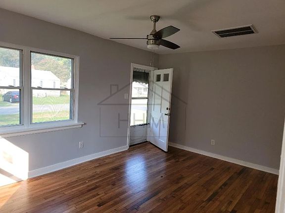 4th image of 5115 Kemp St