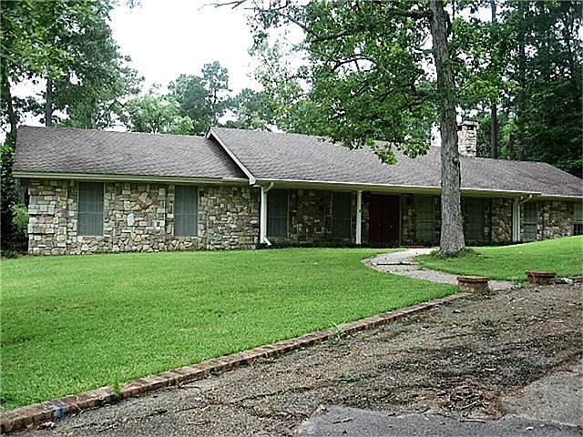 1st image of 755 Lake Dr