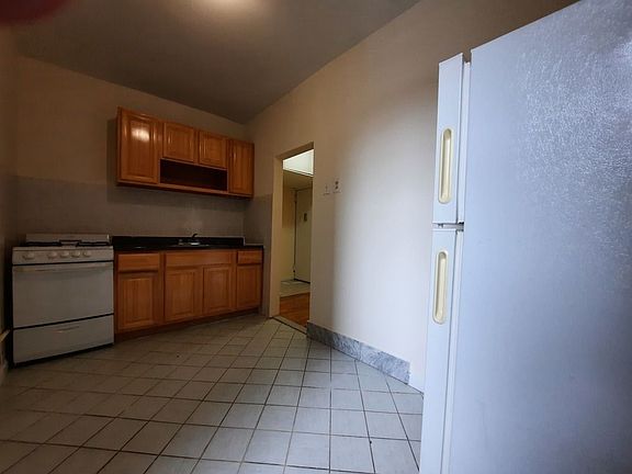 4th image of 5423 Fort Hamilton Pkwy #2B