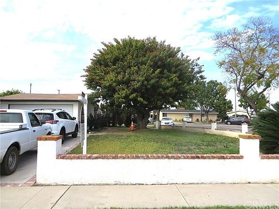 2nd image of 5865 Los Ranchos Dr