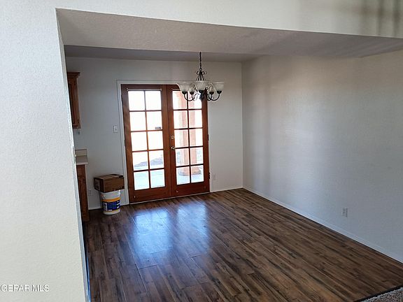 5th image of 4605 Loma Linda Cir