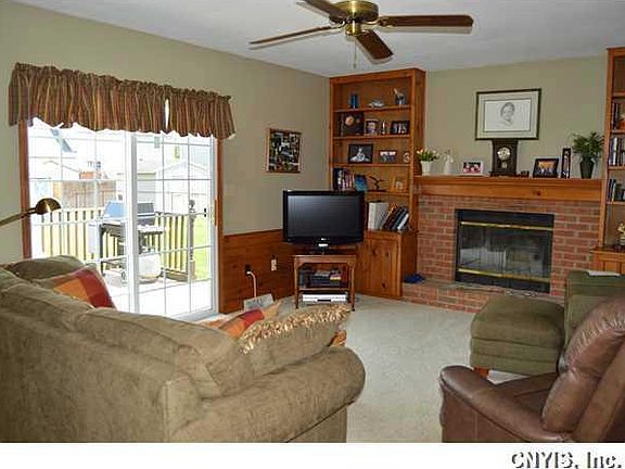3rd image of 4323 Loveland Dr
