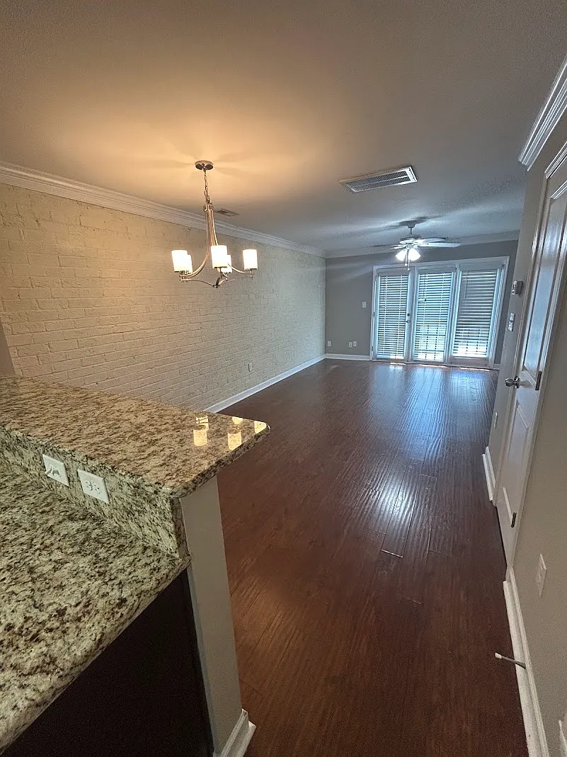 2 bed, 1.5 bath, 896 sqft, $1,785 — Photo 2