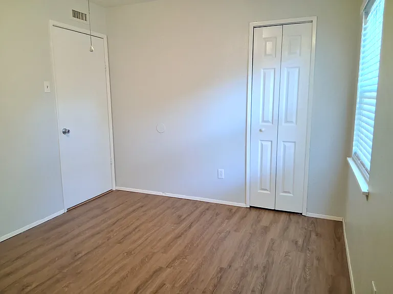 563 Cumberland Dr — Photo 10