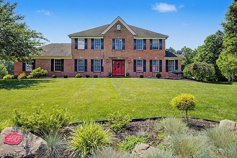 4 bed, 2.5 bath, $4,500 — Photo 1