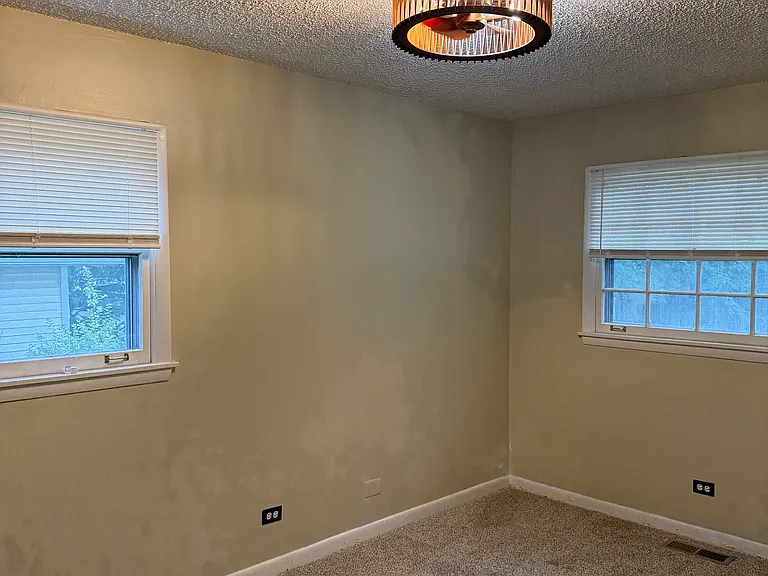 16001 Avalon Ave — Photo 9