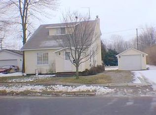 81 Roberts St, Sandusky, MI 48471
