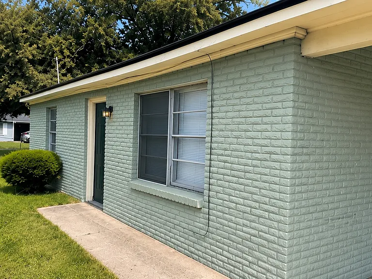 880 W Verdine St — Photo 3