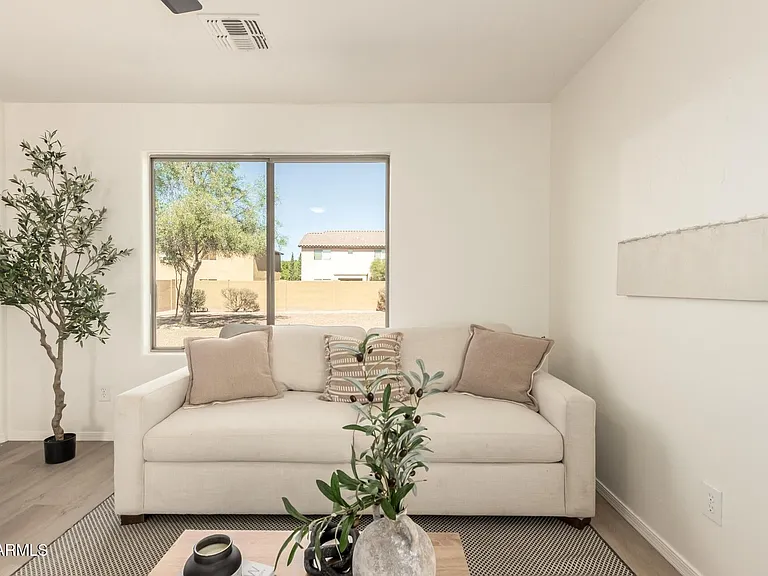 4638 W Lemon Ave — Photo 6