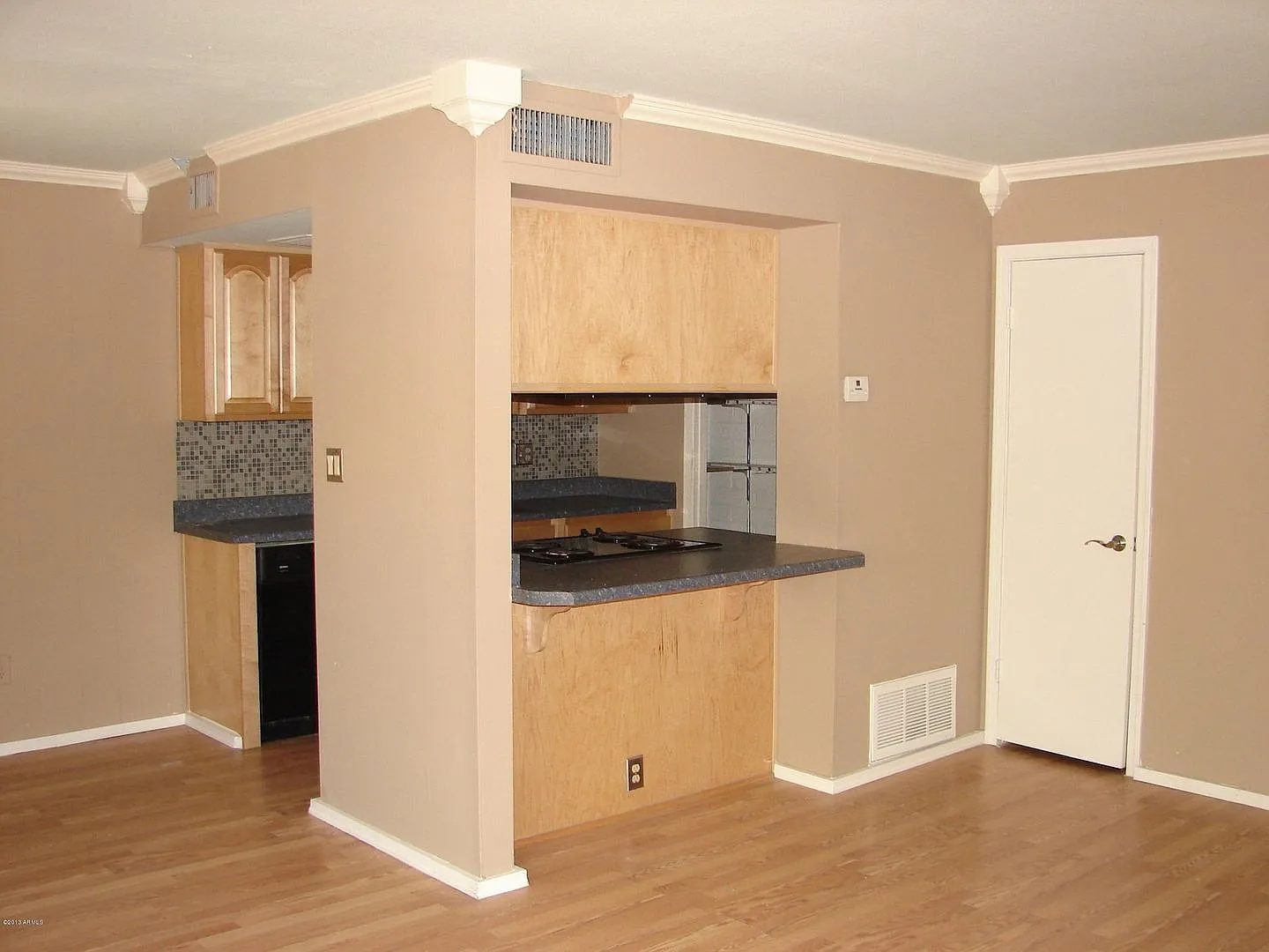 2 bed, 1.0 bath, 988 sqft, $1,300 — Photo 3