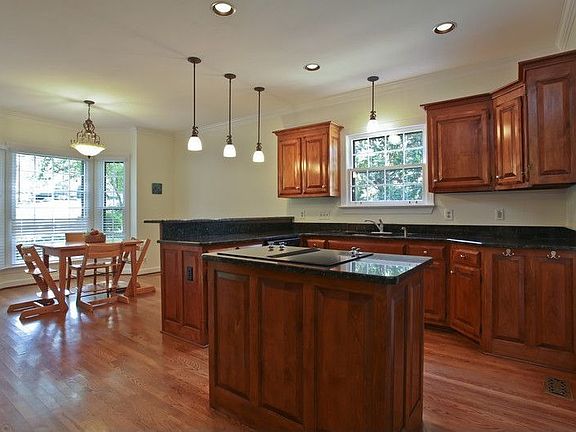 Kitchen: Granite CT