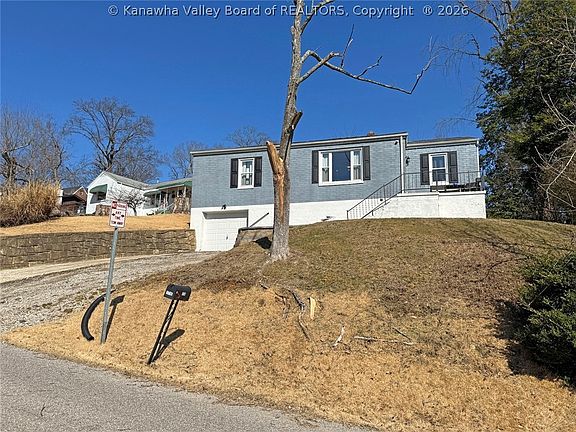 4th image of 1716 Dudley Dr