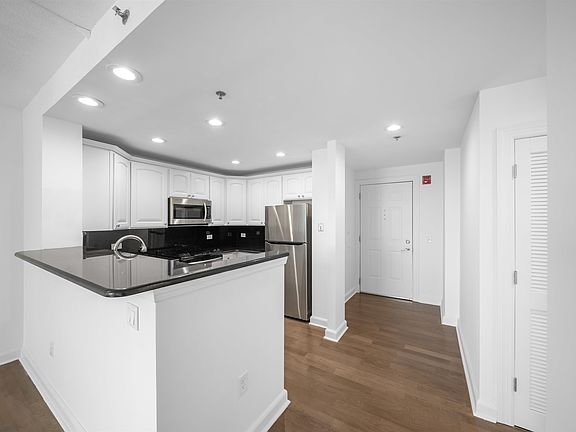 4th image of 6408 City Pl