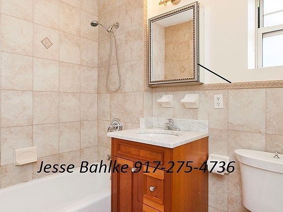 4th image of 2565 23rd St APT 2A