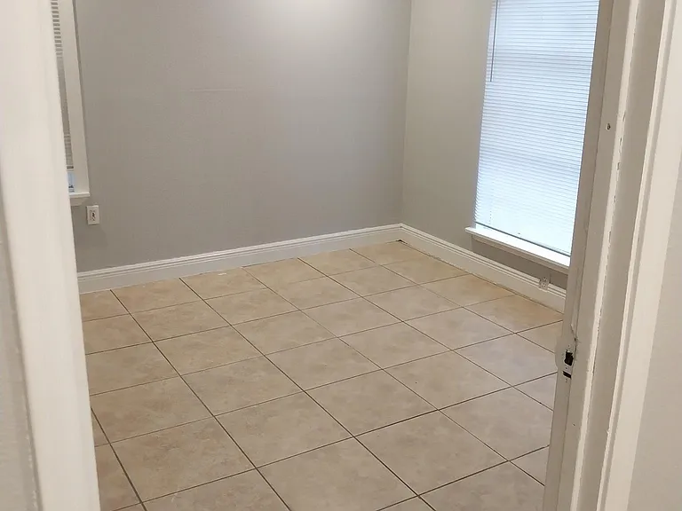 3114 S Westgate Dr — Photo 4