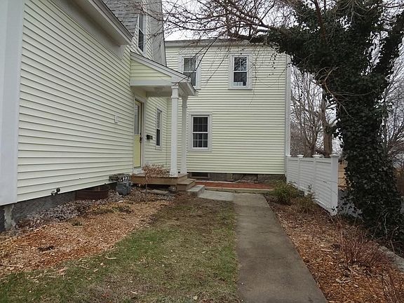 5th image of 162 Sandwich St #1
