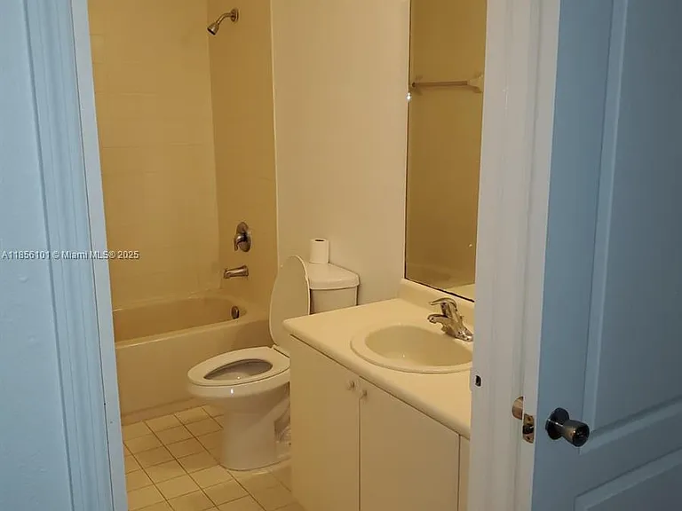 1666 SE 27th Ct #108 — Photo 4