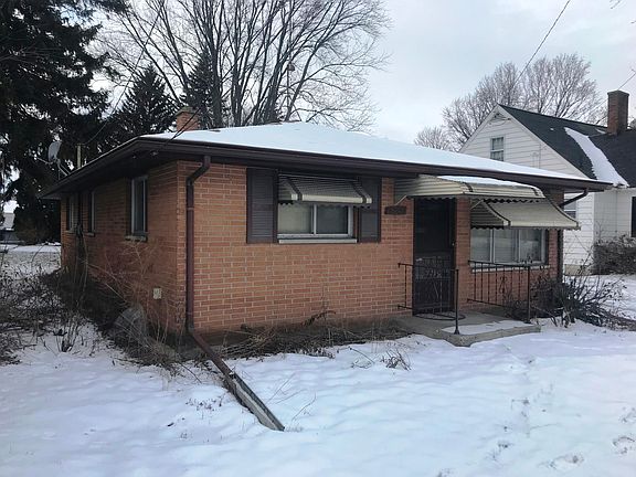 3rd image of 2245 Bay St