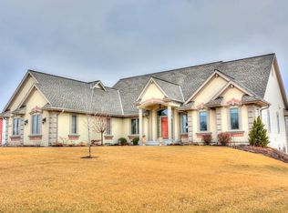 N39W23302 Broken Hill Cir N, Pewaukee, WI 53072