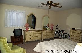 4th image of 27 Country Club Dr #B