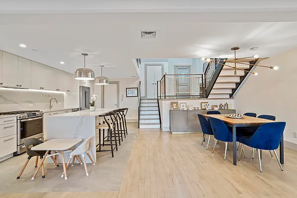 Sold by Daniel Gale Sotheby's International Realty | media 5