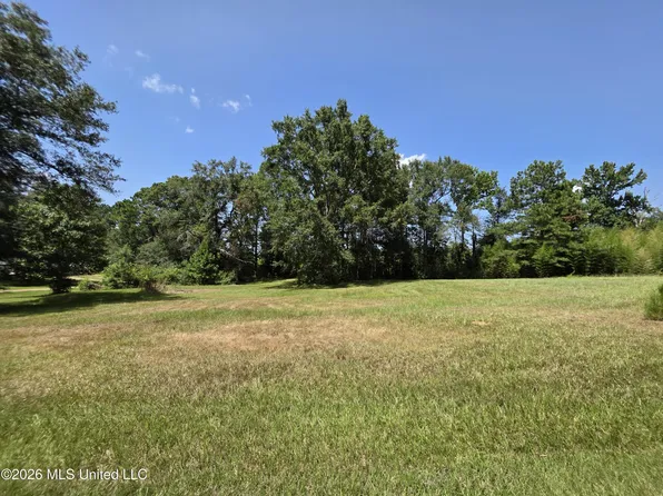 1041 3rd St, Wesson, MS 39191