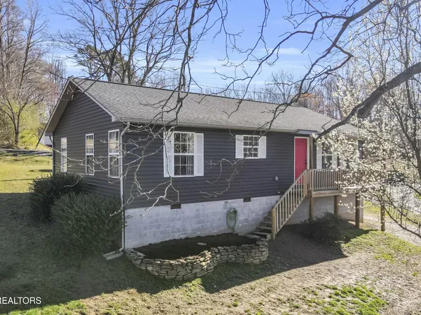 626 Kansas Ln, Oliver Springs, TN 37840