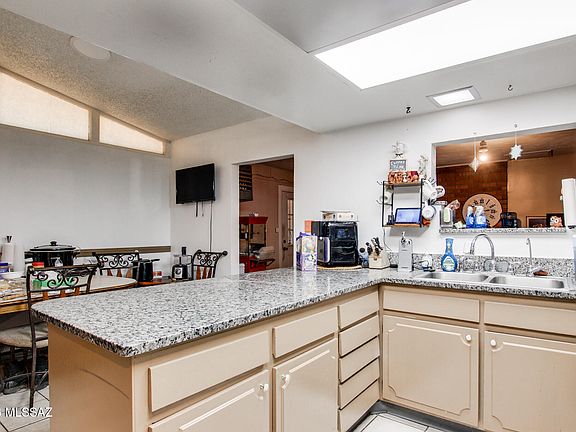 5th image of 315 N Flynn Jans Ct