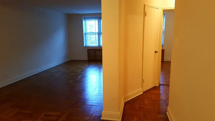 Rented by Realty Queens LLC | media 1