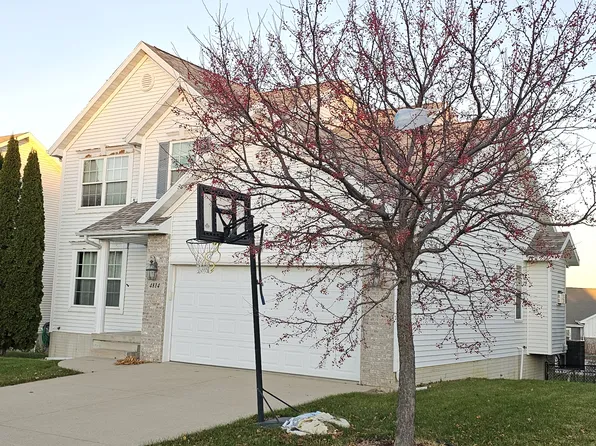 4814 Addison Dr, Cedar Falls, IA 50613
