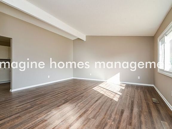 4th image of 2333 Gary Dr
