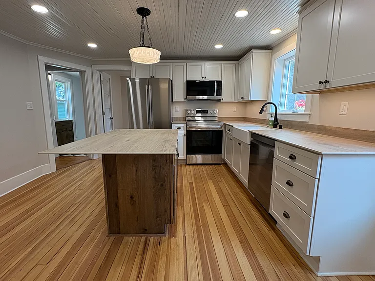 708 Lake St — Photo 5