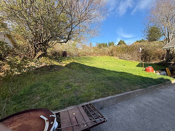 4th image of 637 Fernbridge Dr